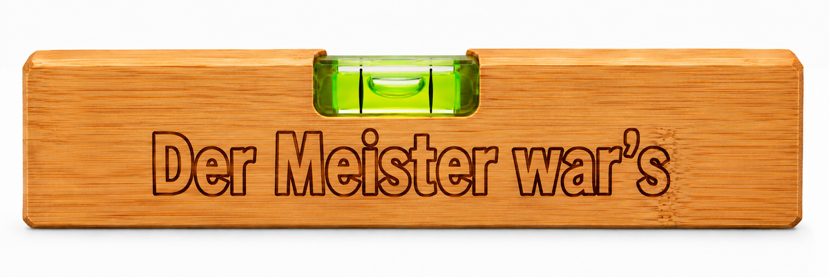 Bambus-Wasserwaage mit Flaschenöffner und Lasergravur – wähle deinen Lieblingsspruch oder lasse deinen Wunschnamen gravieren.